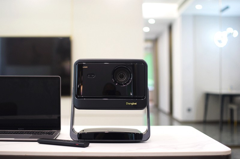 开启家用投影3.0时代 当贝X5S高亮激光云台投影仪 打造真正高清家庭影院 更亮更护眼