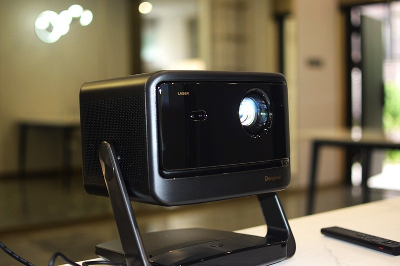 开启家用投影3.0时代 当贝X5S高亮激光云台投影仪 打造真正高清家庭影院 更亮更护眼