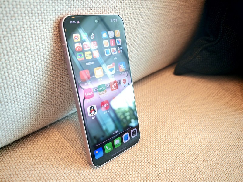 猝不及防！一加终于肯放大招，一加13T成卖的最好的旗舰小直屏