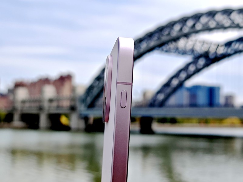 猝不及防！一加终于肯放大招，一加13T成卖的最好的旗舰小直屏