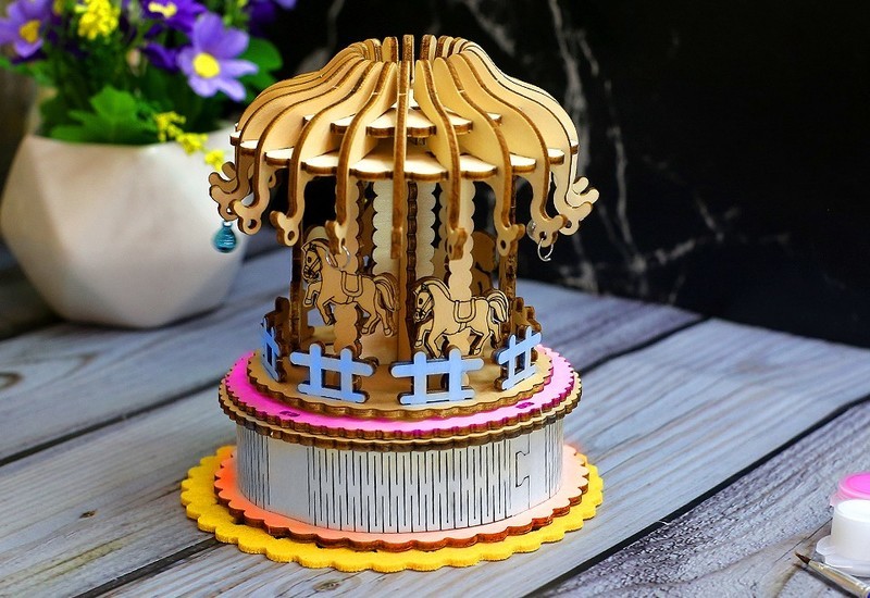 亲子互动，乐趣满满，当当狸旋转木马八音盒