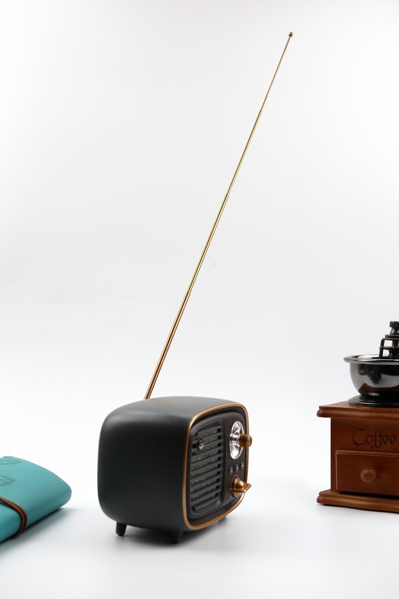 复古造型与高新科技的结合——熊猫D-36复古收音机蓝牙音箱体验