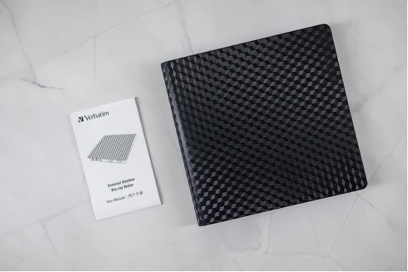 支持100G蓝光刻录盘，即插即用，威宝外置超薄蓝光刻录机体验