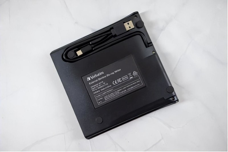 支持100G蓝光刻录盘，即插即用，威宝外置超薄蓝光刻录机体验