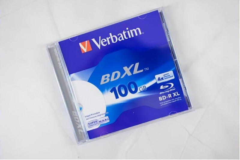 支持100G蓝光刻录盘，即插即用，威宝外置超薄蓝光刻录机体验