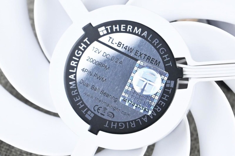 利民TL-B14W EXTREM性能级风压扇开箱试玩：140mm+稳定+长寿