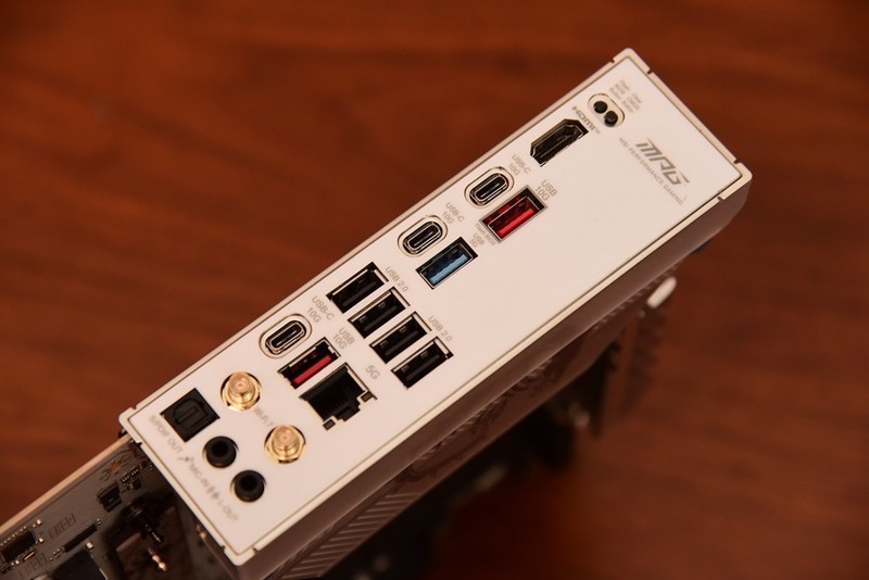 ZEN5好伴侣，微星MPG B850 EDGE TI WIFI刀锋钛主板实测体验！