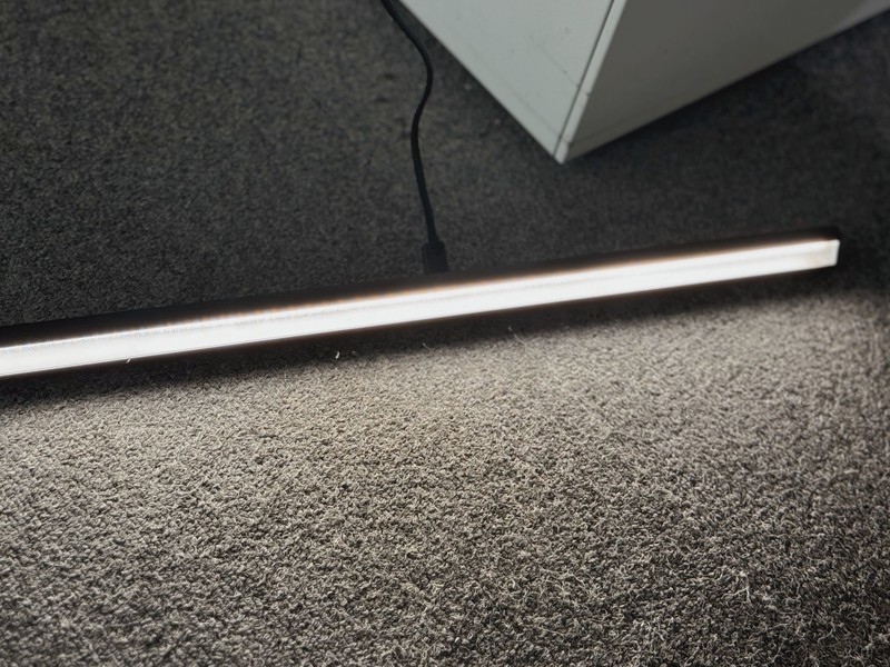 以非凡AOT光路菱镜，点亮你的智慧——书客SKR1屏幕挂灯