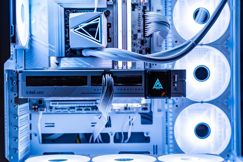 千元价位的不二之选，性价比吊打RTX 4060，蓝戟B570 Photon 10G详评