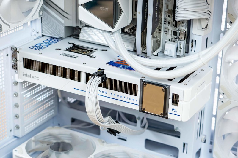 千元价位的不二之选，性价比吊打RTX 4060，蓝戟B570 Photon 10G详评