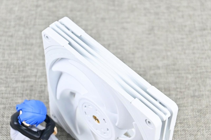 利民TL-B14W EXTREM性能级风压扇开箱试玩：140mm+稳定+长寿