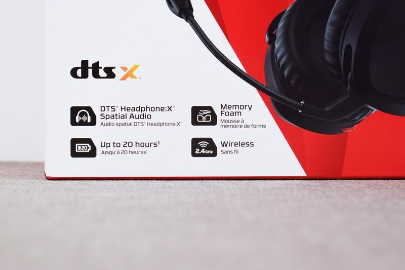 极度未知HyperX毒刺2无线游戏耳机开箱试玩：舒适轻巧的电竞之选