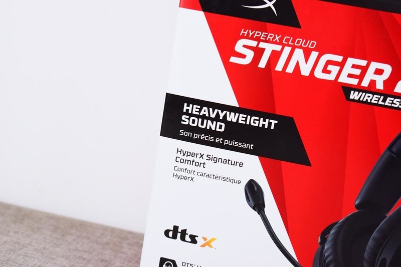 极度未知HyperX毒刺2无线游戏耳机开箱试玩：舒适轻巧的电竞之选