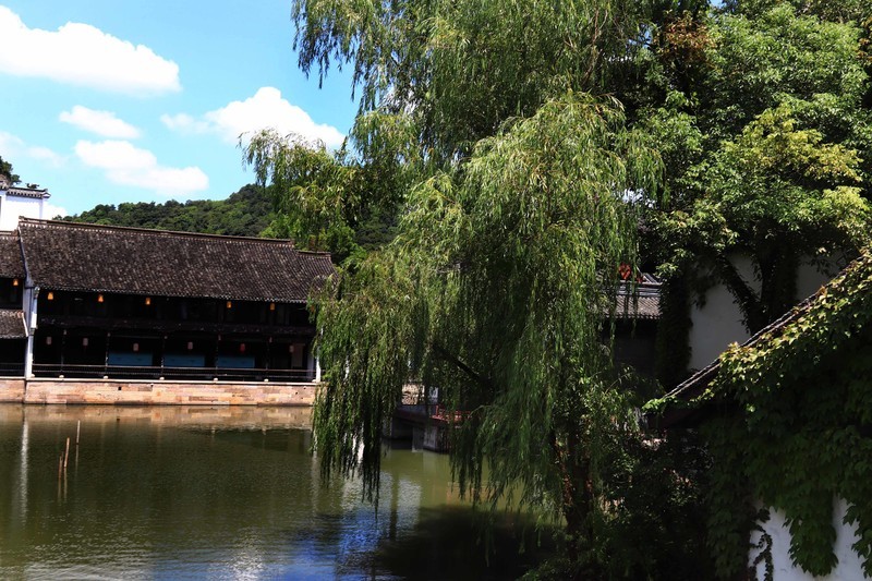 游览浙江绍兴柯桥的鲁镇