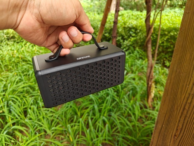 【能带着起飞的手提式移动电源】100W快充摆脱电量焦虑