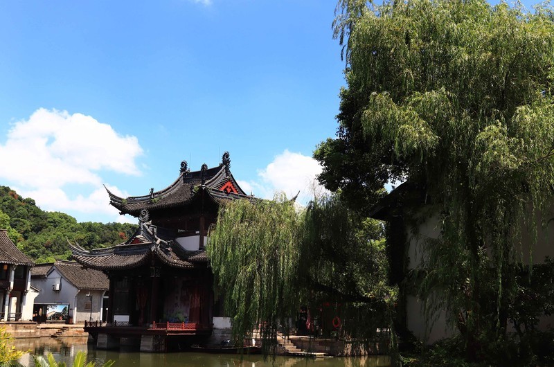 游览浙江绍兴柯桥的鲁镇