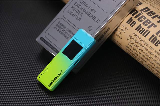 520首选礼物，极蜂超薄可换丝充电打火机体验，送男友很合适