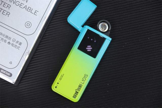 520首选礼物，极蜂超薄可换丝充电打火机体验，送男友很合适