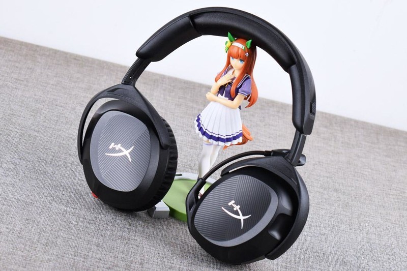 极度未知HyperX毒刺2无线游戏耳机开箱试玩：舒适轻巧的电竞之选