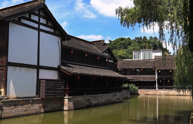 游览浙江绍兴柯桥的鲁镇