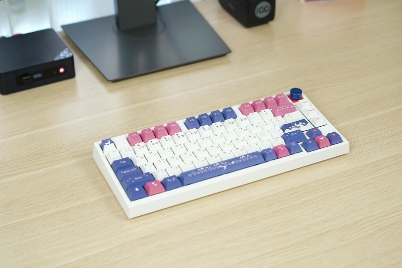 6个旋钮、3段空格、能敲出麻将音，小呆虫GK75三模机械键盘太上头