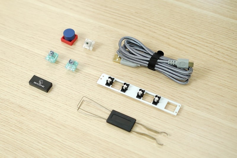 6个旋钮、3段空格、能敲出麻将音，小呆虫GK75三模机械键盘太上头