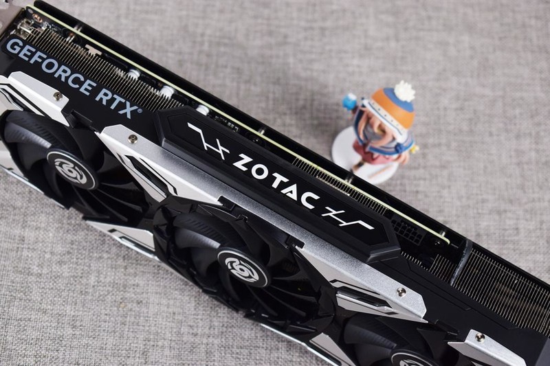 索泰RTX4070Ti天启OC游戏显卡开箱试玩：性能不俗+散热强劲