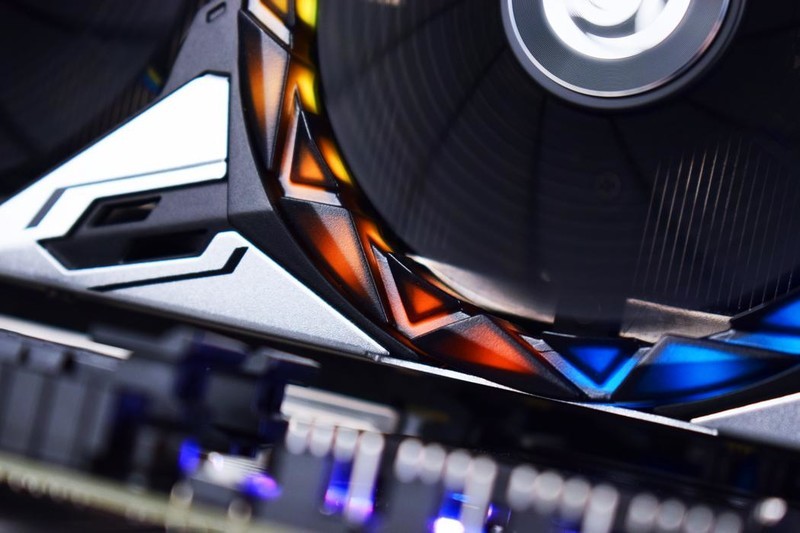 索泰RTX4070Ti天启OC游戏显卡开箱试玩：性能不俗+散热强劲