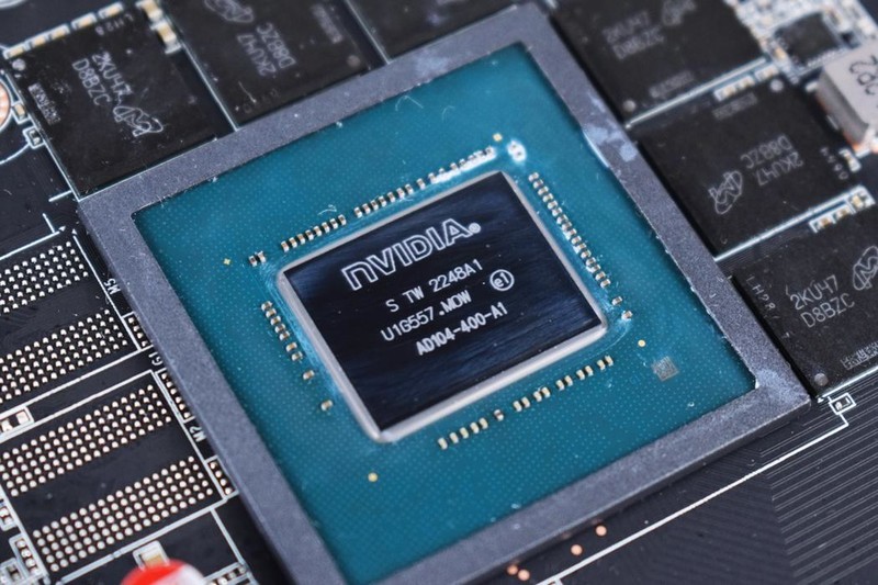 索泰RTX4070Ti天启OC游戏显卡开箱试玩：性能不俗+散热强劲