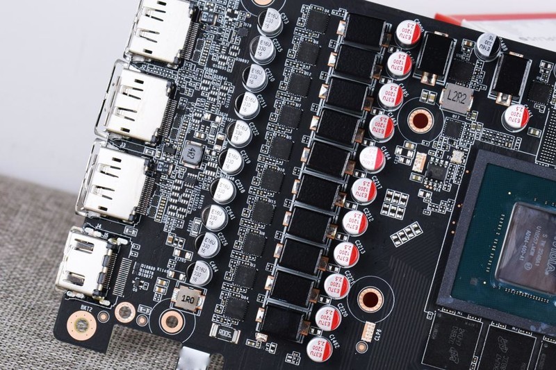 索泰RTX4070Ti天启OC游戏显卡开箱试玩：性能不俗+散热强劲