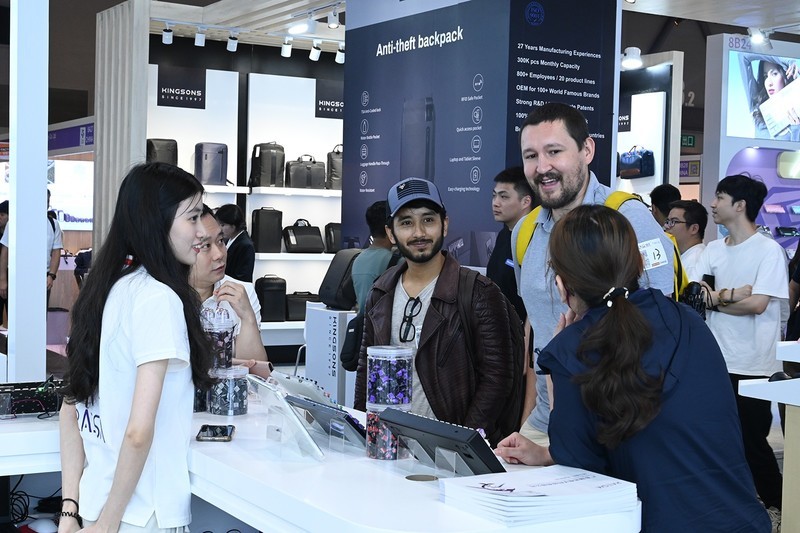 外设行业新热点，瑞翼鲨磁轴成香港展中外客商宠儿