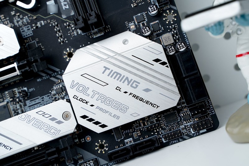 仅售3000的高性价比电竞神器 微星MAG 271QPX QD-OLED E2评测