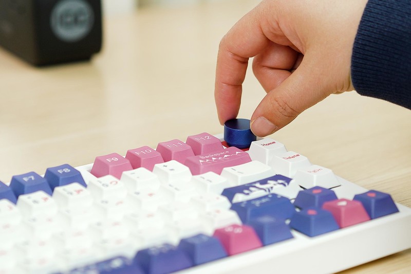 6个旋钮、3段空格、能敲出麻将音，小呆虫GK75三模机械键盘太上头