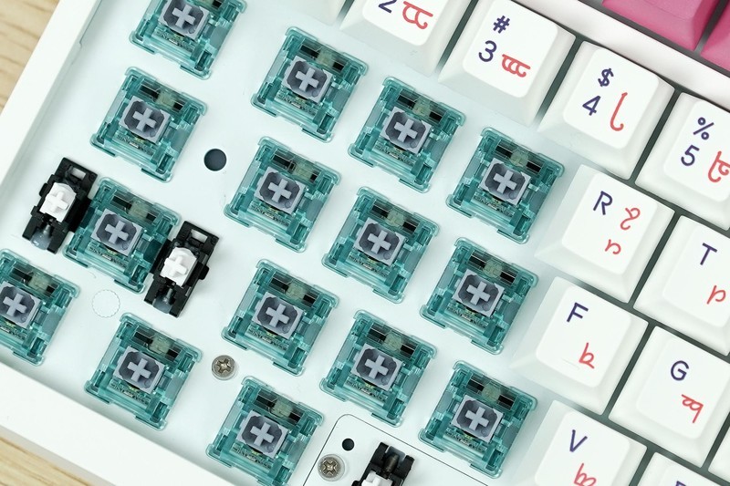 6个旋钮、3段空格、能敲出麻将音，小呆虫GK75三模机械键盘太上头