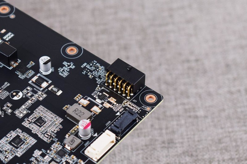 索泰RTX4070Ti天启OC游戏显卡开箱试玩：性能不俗+散热强劲