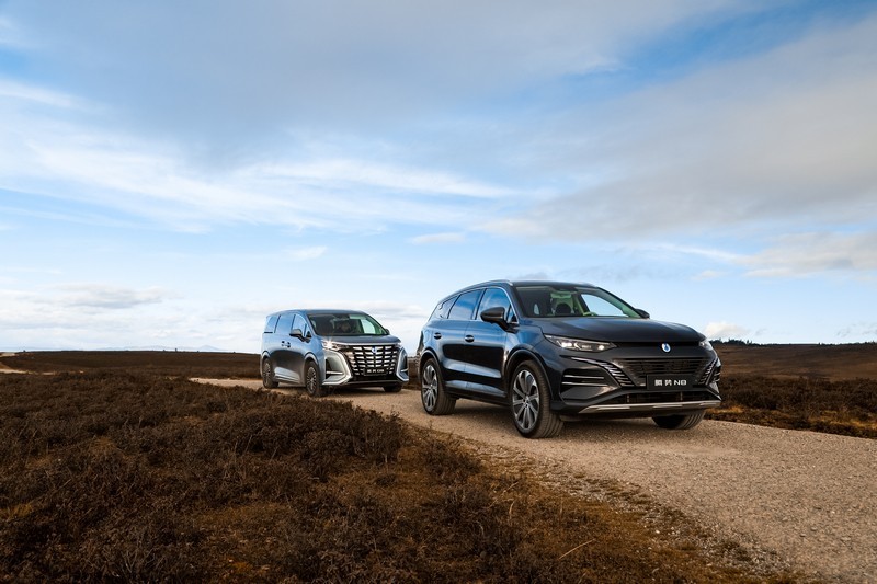 云辇全家族同框亮相，感受比亚迪前沿黑科技