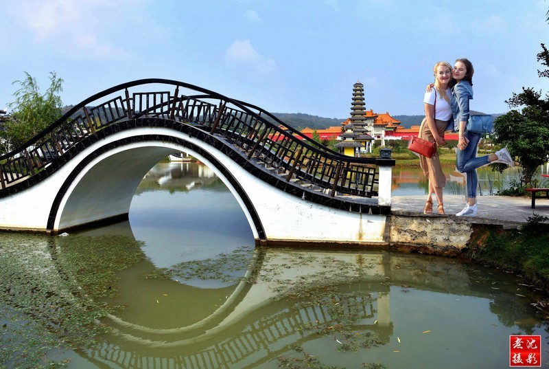 爱游玩的外妺 / 习作抠图