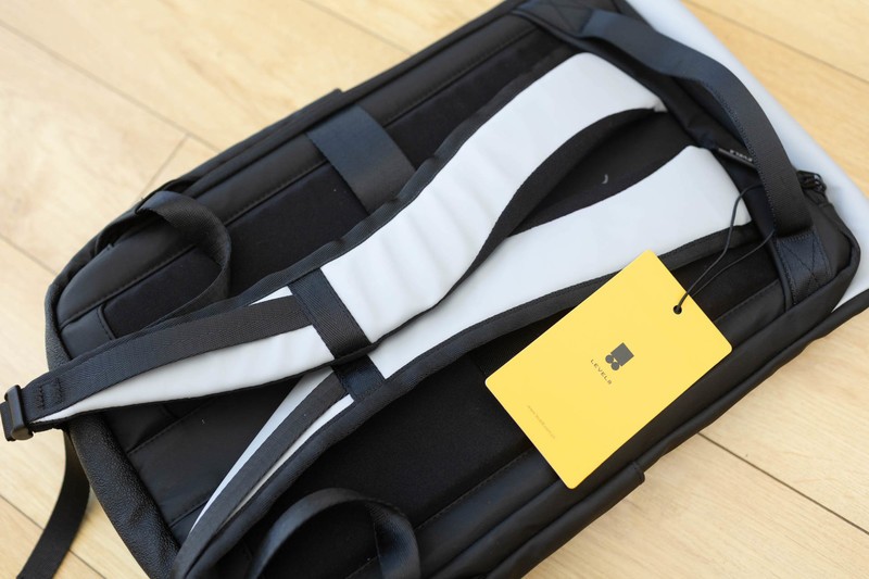 商务日常两相宜，地平线8号MOMENT，万金油的双肩背包