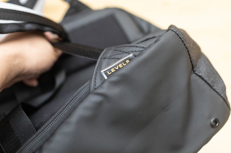 商务日常两相宜，地平线8号MOMENT，万金油的双肩背包