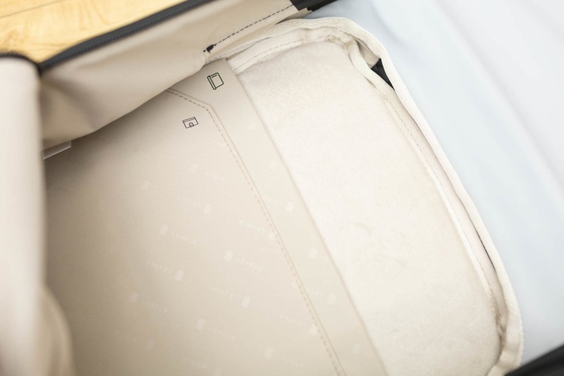 商务日常两相宜，地平线8号MOMENT，万金油的双肩背包