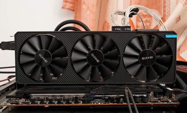 独显市场迎来三足鼎立 蓝戟Intel ARC A750 Photon 8G OC显卡评测