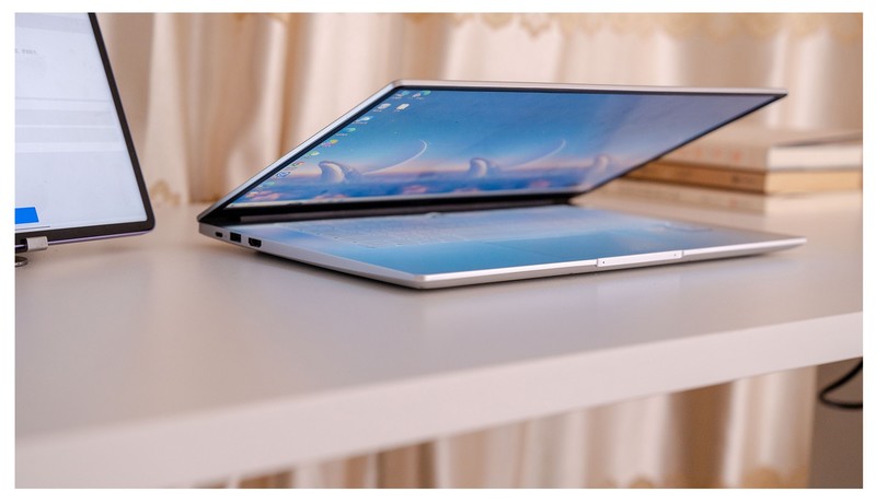 乐歌FS2电动升降桌：简约智能、高效且安全的办公利器