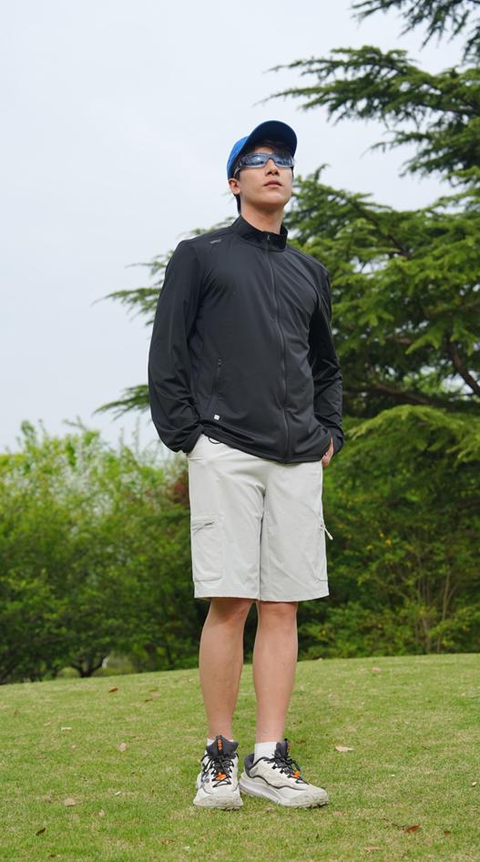 科技与时尚的完美融合 素湃速干立领外套