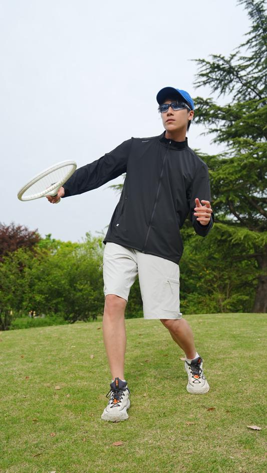 科技与时尚的完美融合 素湃速干立领外套