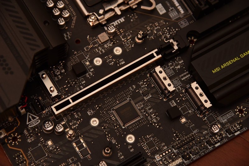 超频内存，不再困难!中端利器，英特尔?酷睿?Ultra 7 265K处理器！