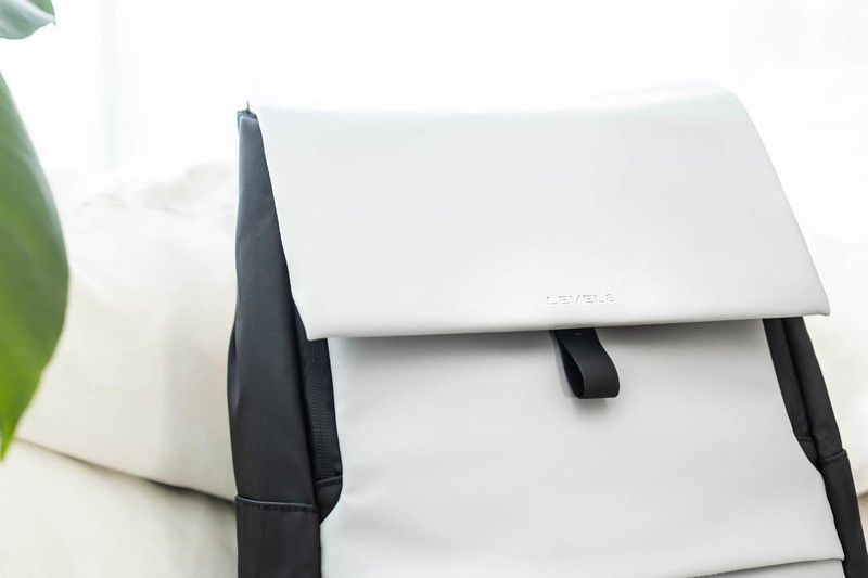 商务日常两相宜，地平线8号MOMENT，万金油的双肩背包