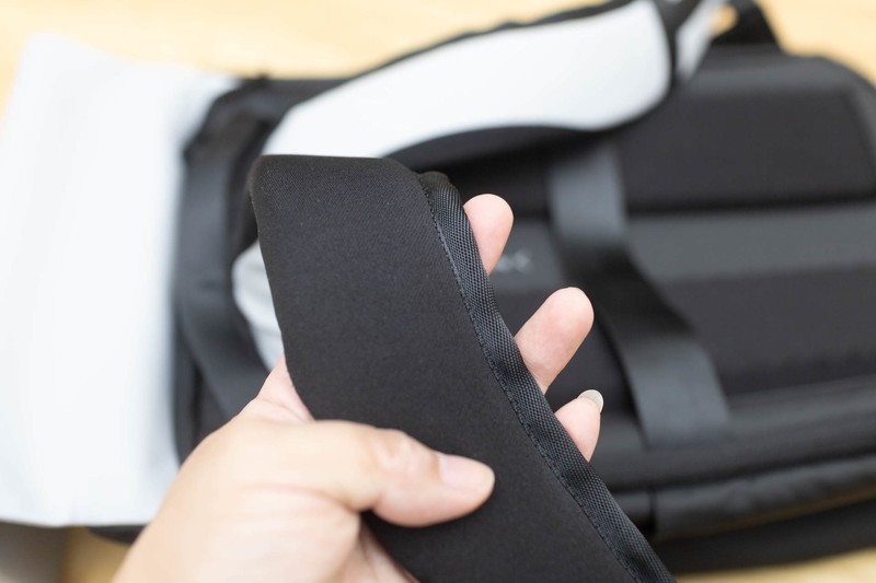 商务日常两相宜，地平线8号MOMENT，万金油的双肩背包