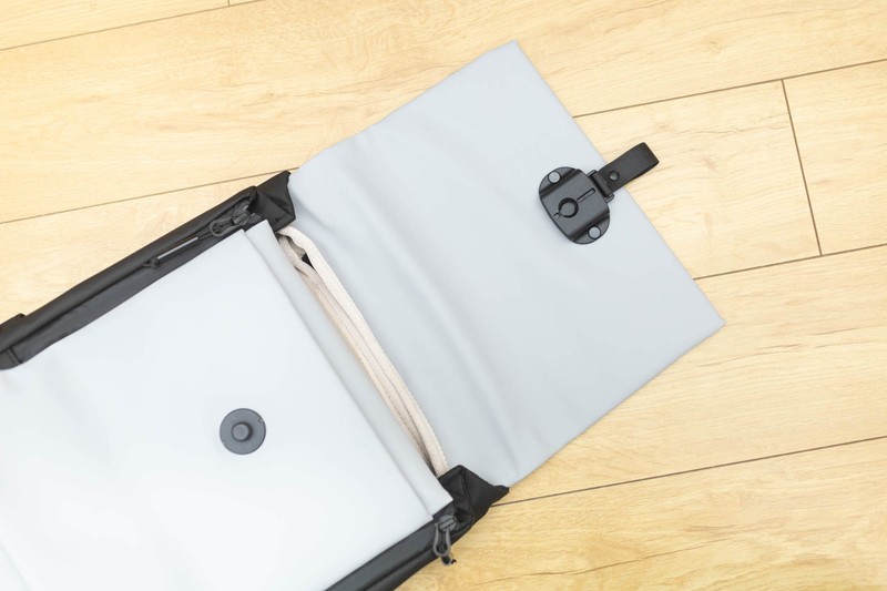 商务日常两相宜，地平线8号MOMENT，万金油的双肩背包