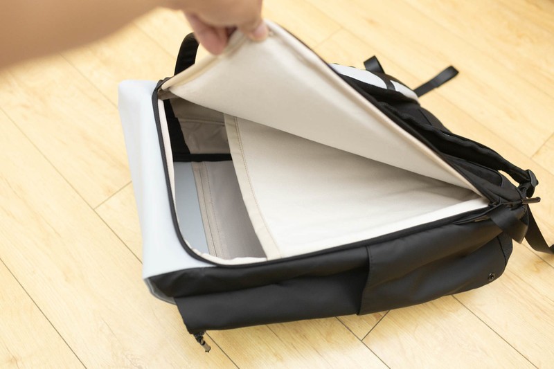 商务日常两相宜，地平线8号MOMENT，万金油的双肩背包