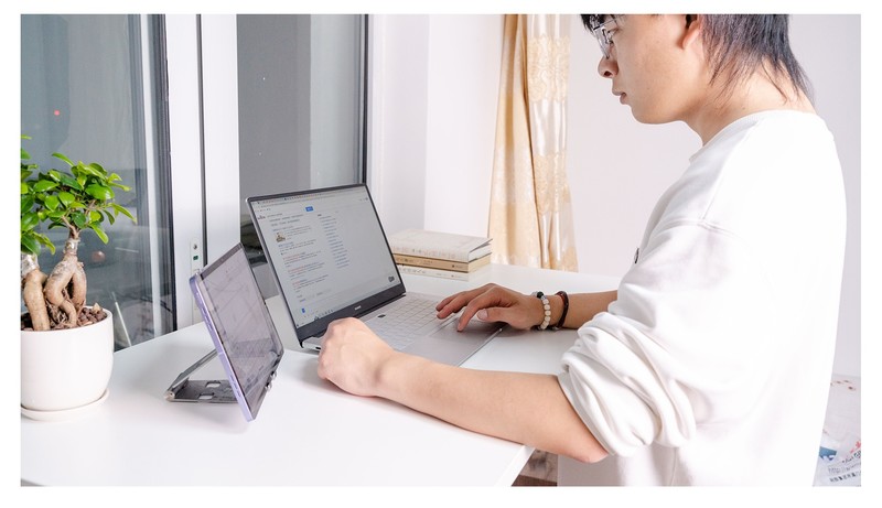 乐歌FS2电动升降桌：简约智能、高效且安全的办公利器